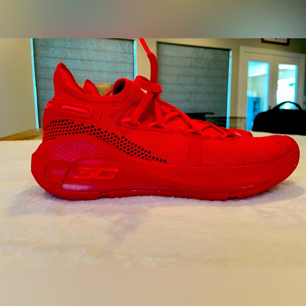 Under Armour Steph Curry 6 - Red Size 6.5 youth